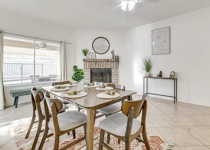 Holiday home Family Desert Gem! 2 Mi To Fashion Center *